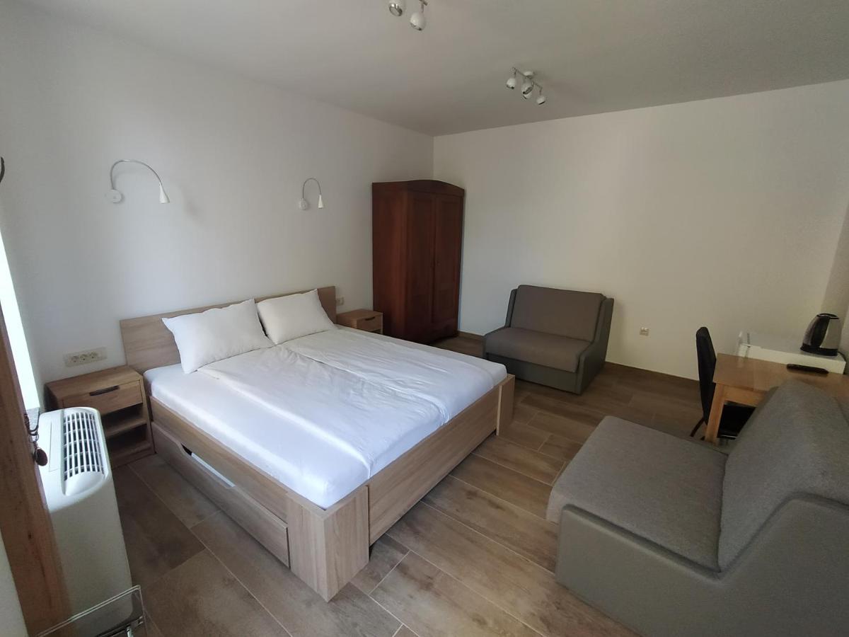 Apartmaji Maln ドレーニスケ・トプリーツェ エクステリア 写真