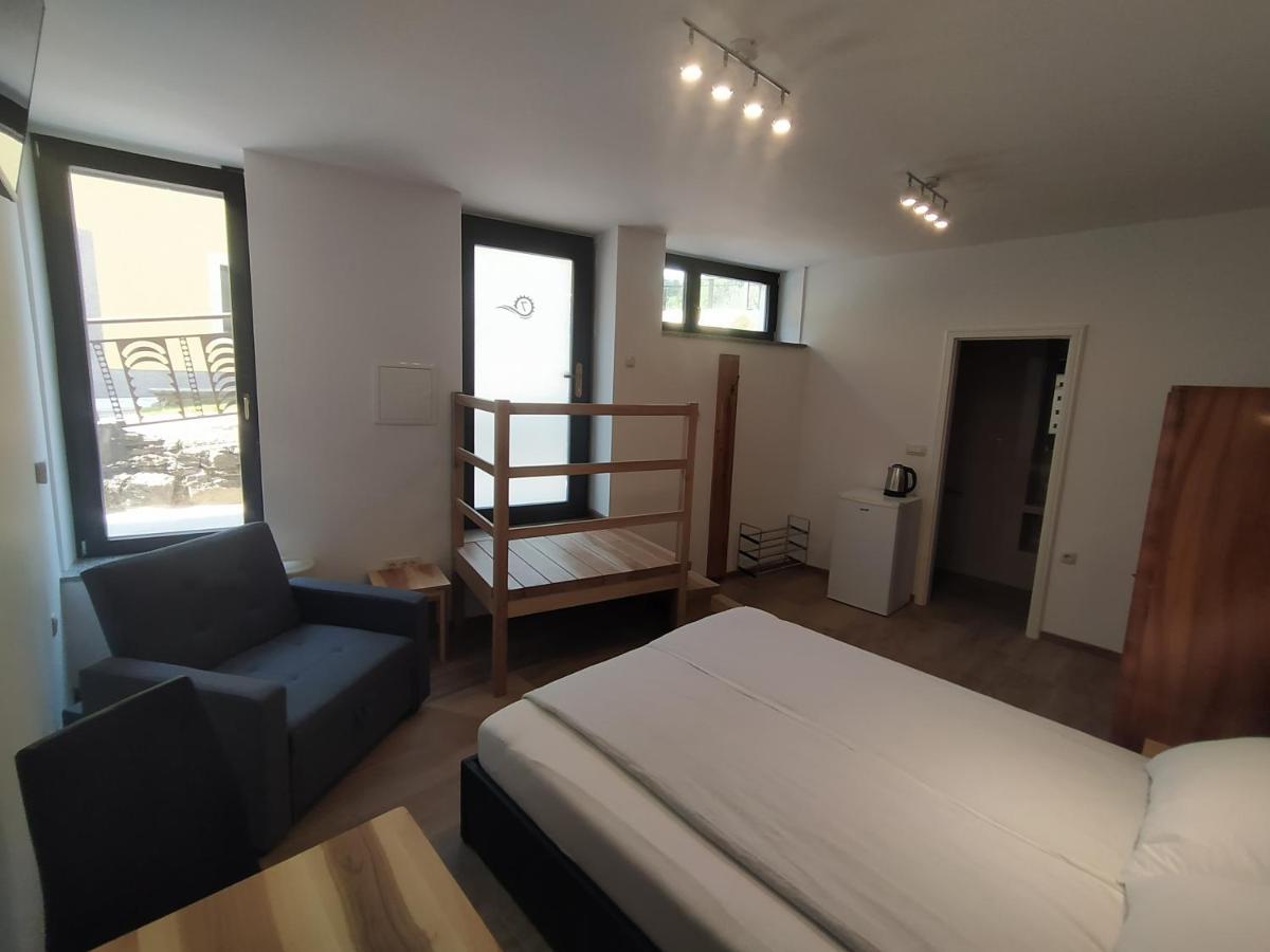 Apartmaji Maln ドレーニスケ・トプリーツェ エクステリア 写真